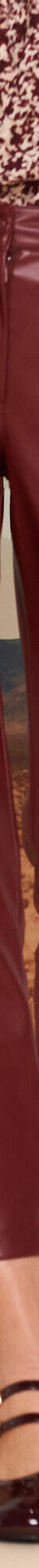 Pantalon fuselé 7/8ème, aspect cuir** (bordeaux) Pantalon fuselé 7/8ème, aspect cuir** (bordeaux)